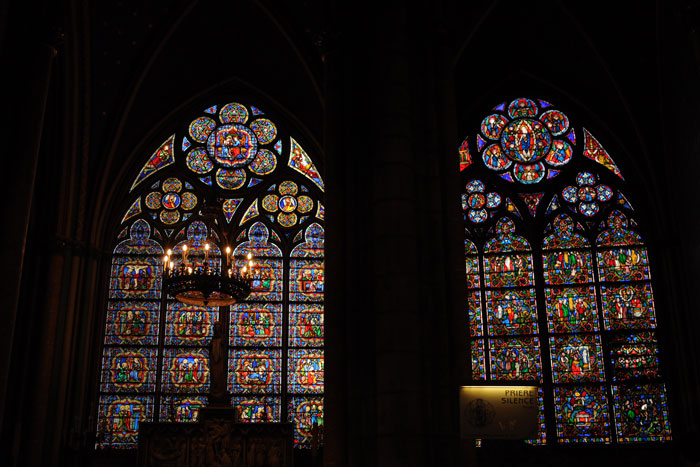ノートルダム大聖堂 ステンドグラス