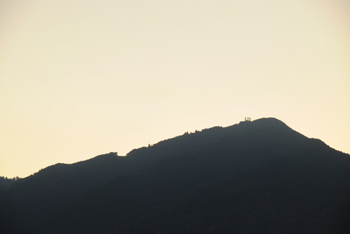日の出前の比叡山